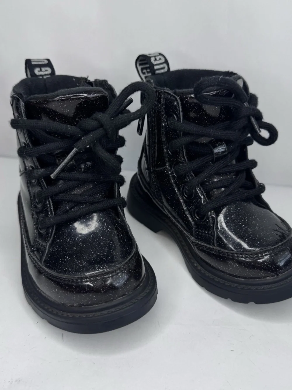 UGG Toddler Girl Robley Glitter Combat Boot, Charcoal Black Glitter  Size US 6C